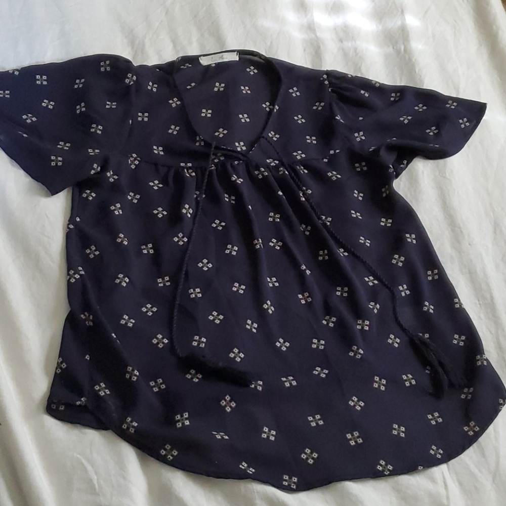 Les Annis blue top. Size small.